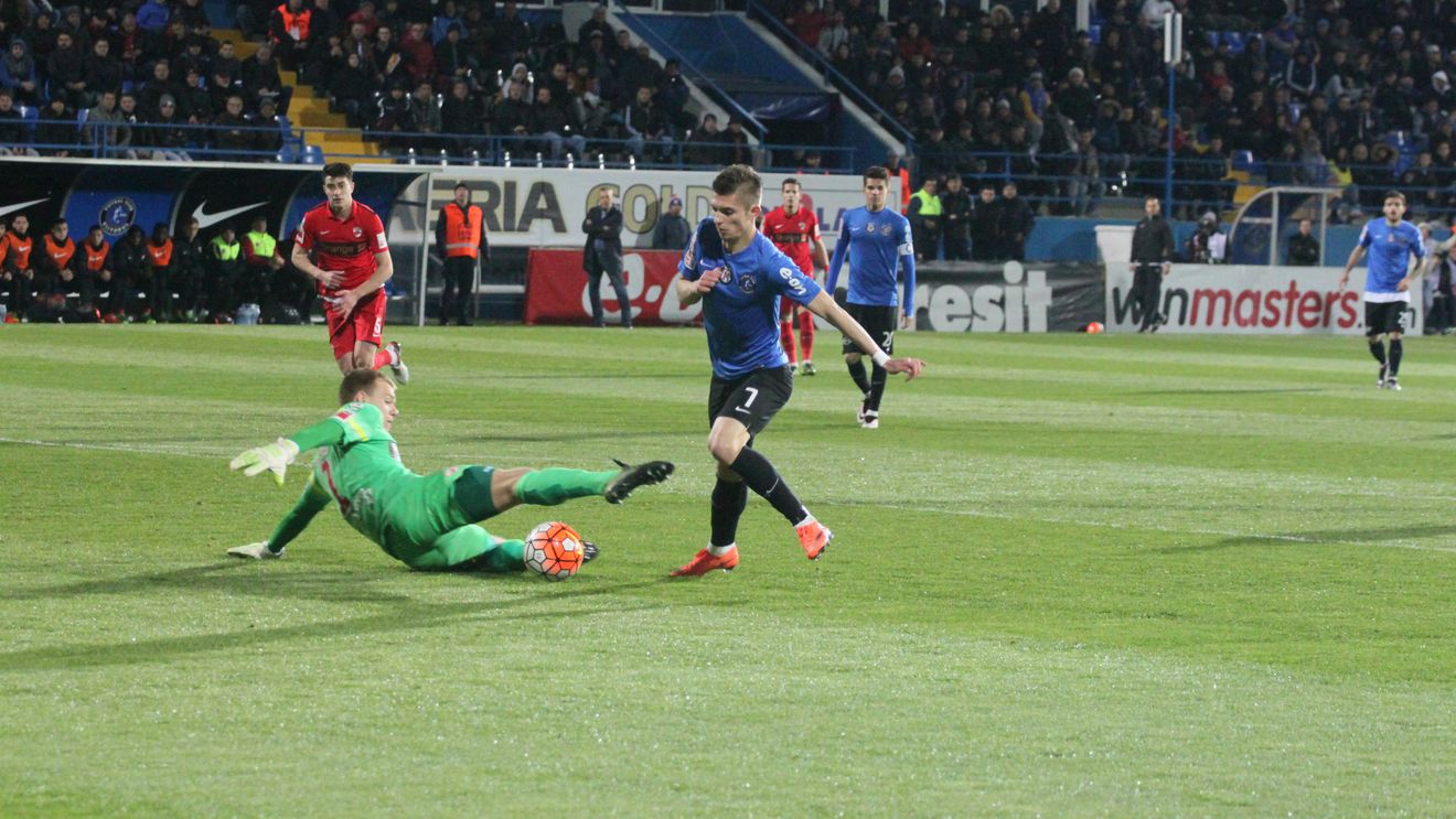 Mircea Rednic, binedispus după victorie. A lăudat toți fotbaliștii lui Dinamo și a râs de Cerniauskas: "Săracul, s-a dus cu naționala în Rusia și a luat trei. A venit în România și a greșit..."