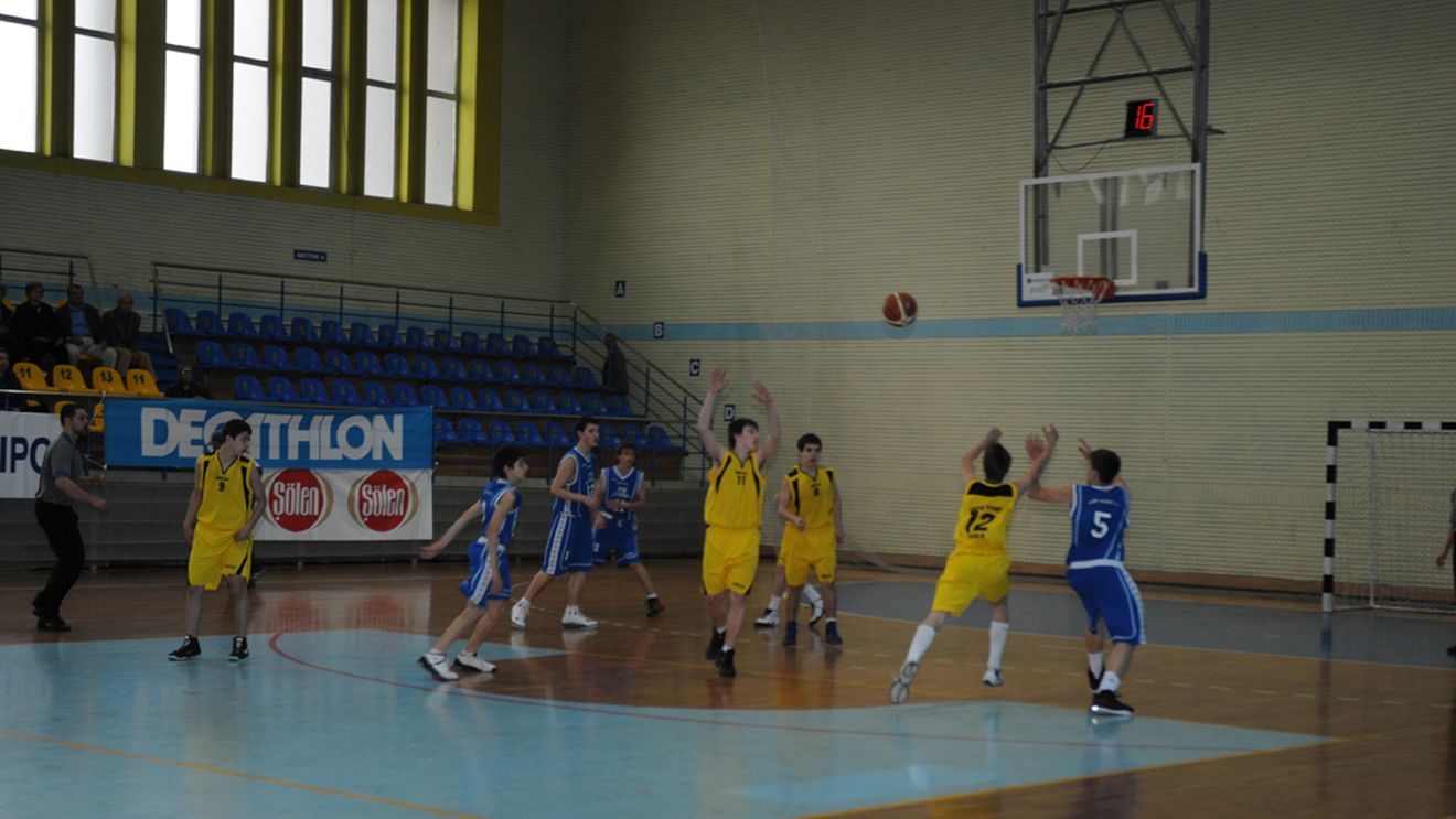 Viitorul sună bine pentru baschetul românesc PH Cluj și CSS Ploiești, campioane naționale