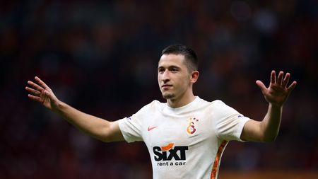 Antrenorul lui Galatasaray, reacție nervoasă după ce a fost întrebat despre Olimpiu Moruțan: „Nu înțeleg întrebările astea!”. Ce a făcut jucătorul român la baza clubului