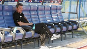 Transfer cu bucluc!** Mulțescu în "contre" cu șefii: "Poate uită că e angajat ca antrenor"