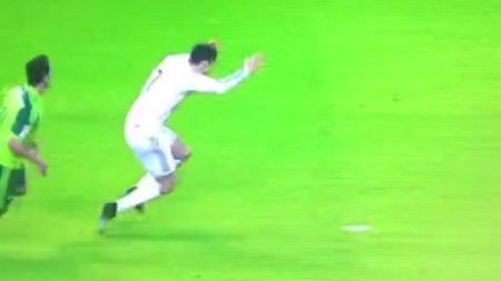 VIDEO | Simulare de tot râsul a finalistului la Balonul de Aur, Cristiano Ronaldo. A păcălit uimitor arbitrul și a obținut penalty 