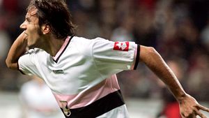 Wolfsburg l-a transferat pe Cristian Zaccardo