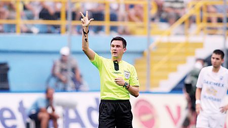 Arbitrajul lui Balaj a iritat pe toată lumea