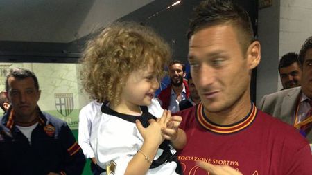 Francesco Totti, un adevărat lord! Gest impresionant făcut pentru o fetiță