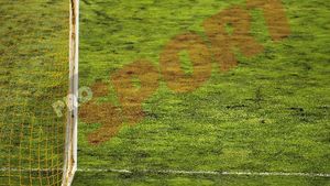 FOTO EXCLUSIV - **Gazonul de pe Ferenc PuskÃ¡s arată groaznic. Ce echipă va fi avantajată de "mocirla" de la Budapesta