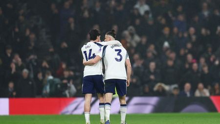 Radu Drăgușin, în mijlocul unui cataclism financiar! Pierderi de zeci de milioane de euro pentru Tottenham