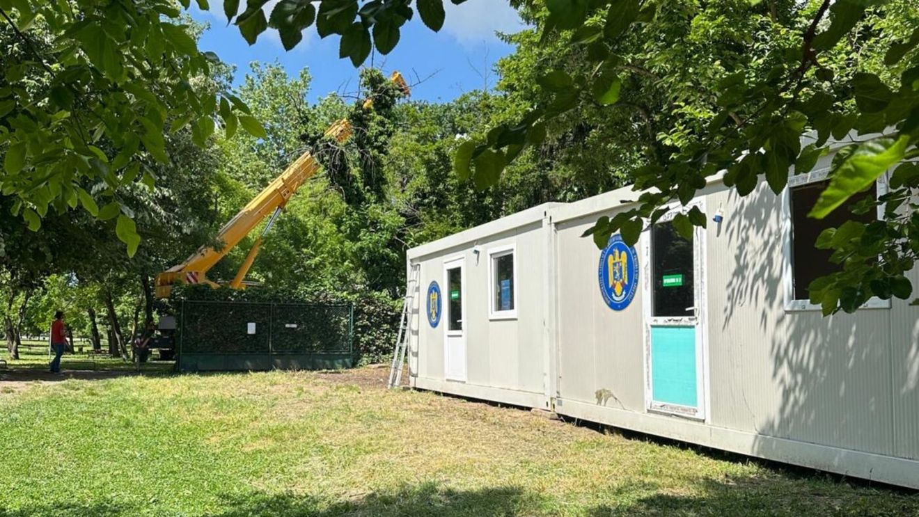 Canotorii timișoreni au ajuns să se schimbe în containere de fier. Își așteaptă baza, după ce primarul Timișoarei a demolat-o pe cea originală
