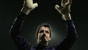 EXCLUSIV | "Jurnaliștii l-au întrebat pe Dan Petrescu timp de 20 de minute de ce m-a adus, nu mi-a plăcut reticiența cu care m-au primit". Ema Dolha și condiția românului în străinătate: "A venit, a vrut să mă scoată, dar nu a putut". Decizia pe care o regretă