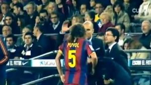 VIDEO INCREDIBIL Disciplină de fier la BarÃ§a!** Guardiola îl pocnește pe Puyol pentru "inconștiența" sa