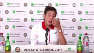 Strigătele lui "Kiki" Mladenovic și publicul-galerie au copleșit-o pe campioana din 2016. Învinsă în "optimi", Muguruza a plâns la conferința de presă, apoi și-a "înțepat" adversara: "Am auzit că vorbește 25 de limbi străine...". VIDEO | Filmul meciului emoțiilor