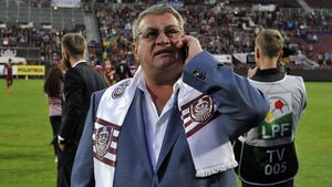 Surpriză din partea UEFA. Vestea care poate relansa lupta la vârf în Liga 1: cluburile aflate în insolvență ar putea evolua în Europa. Iuliu Mureșan:  "S-a schimbat ceva!"