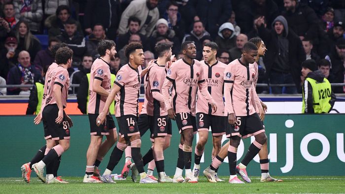 FCSB, fii ca PSG! Lyon, învinsă de vedetele lui Luis Enrique în Ligue 1