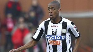 Petrolul negociază cu Udinese pentru aducerea unui fundaș stânga. Răzvan Lucescu: "Discutăm cu mai mulți jucători, nu putem da nume"