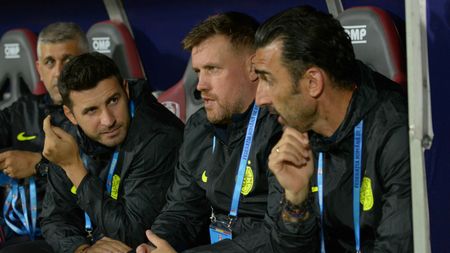 Cu vestiarul FCSB rupt, galeria FCSB îi bagă în ședință pe Charalambous și pe Pintilii