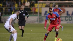 Cum poate rezolva Reghecampf problema atacantului, după ce Marica s-a "rupt" cu Dinamo. Un alt vârf revine la antrenamentele Stelei