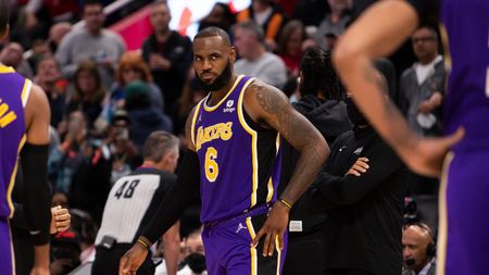 Legendarul LeBron James, la prima suspendare în 19 ani! Pedepsele anunțate după scandalul monstru din NBA