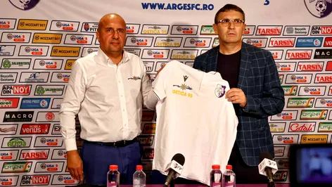 Sponsorul lui FC Argeș explică despărțirea de Eugen Neagoe. „E mai bine pentru toată lumea și poate că nici el nu mai voia să se facă de râs la noi!”. Viorel Tudose amenință în continuare și cu plecarea sa de la echipă. EXCLUSIV