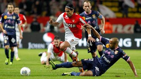 Nistor, primele impresii după înfruntarea cu Falcao: "E extraordinar să joci contra lui" Ce spune de națională și cum a trăit Pandurii - Fiorentina