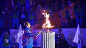 Start pentru FOTE 2013:** prima olimpiadă organizată în România a început oficial! FOTO Festivitate inaugurală grandioasă