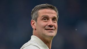 Chivu și-a dat acordul să antreneze în România. Cum i s-ar fi putut schimba cariera antrenorului care a uimit Italia
