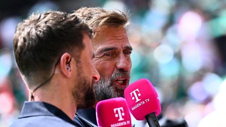 Jurgen Klopp l-a lăsat cu mâna întinsă pe Thomas Muller! Imaginile care au devenit instant virale la Campionatul Mondial 2026