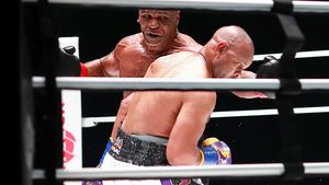 Mike Tyson - Roy Jones Jr., în comentariul lui Snoop Dogg: „Parcă sunt doi dintre unchii mei care se luptă la grătar” | VIDEO