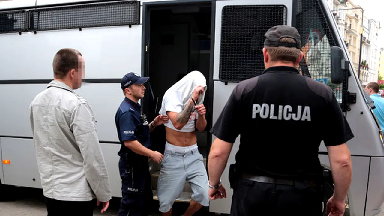 Euro-2012: Poliția poloneză a arestat 515 persoane, între care și trei români