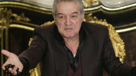 Gigi Becali aplaudă demisia ministrului Sănătății și continuă donațiile. „Cum e posibil așa ceva?"
