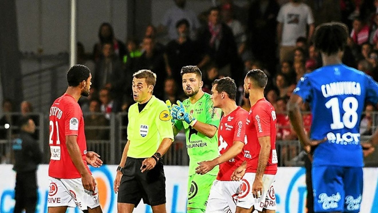 Scandal uriaș în Franța, cu viitoarea adversară a lui CFR Cluj implicată. Rennes cere să nu fie omologat rezultatul meciului cu Brest: "Noi suntem niște cobai!"