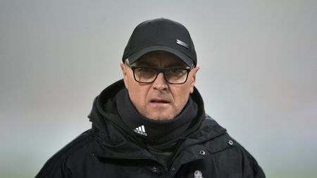 Leo Grozavu, prima reacție după suspiciunile de la meciul cu CFR Cluj. „Nu-s convins că n-a semnat cu ei! De asta l-am scos din lot!”