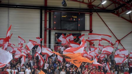 Meciul Dinamo - Rapid se joacă! Suporterii adună fostele glorii în Sala Dinamo, sâmbătă, la ora 14:00