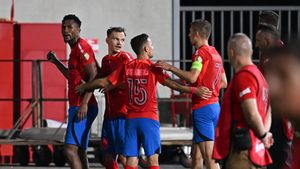 Fotbalistul pe care Gigi Becali a cerut acum două luni 7.000.000 de euro a ajuns să meargă cu metroul prin București. Imagini inedite cu jucătorul FCSB