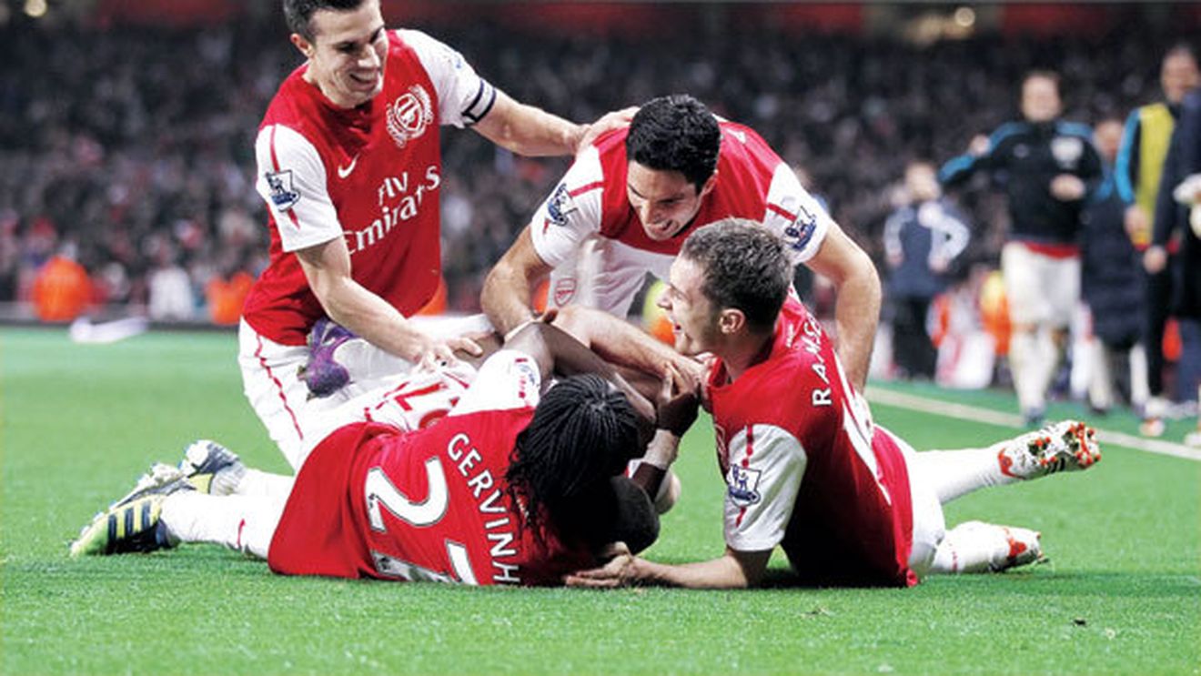 "Tunari" pe final!** Echipa lui Wenger uimește Premier League cu revenirile sale 