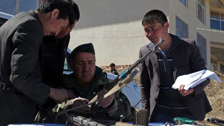 Fostul jucător de la FCSB a primit o ofertă interesantă, dar s-a speriat de Kalașnikovuri: ”Ajung în sicriu acasă!”