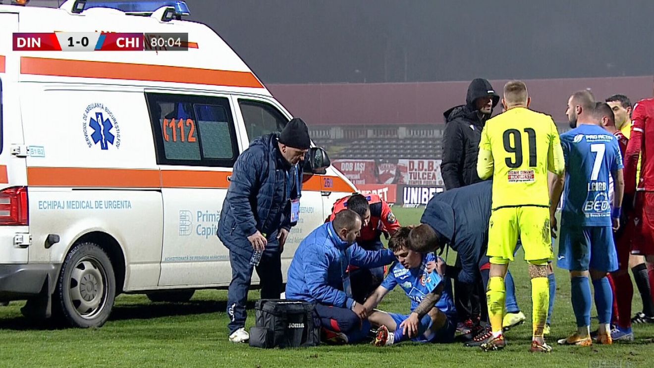 Plamen Iliev, intrare de K1 în meciul cu Chindia! Și-a desfigurat un adversar și putea fi eliminat. Ambulanța a intrat de urgență | VIDEO