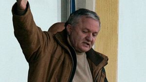 Porumboiu: "Becali nu are bani să-mi cumpere jucătorii"