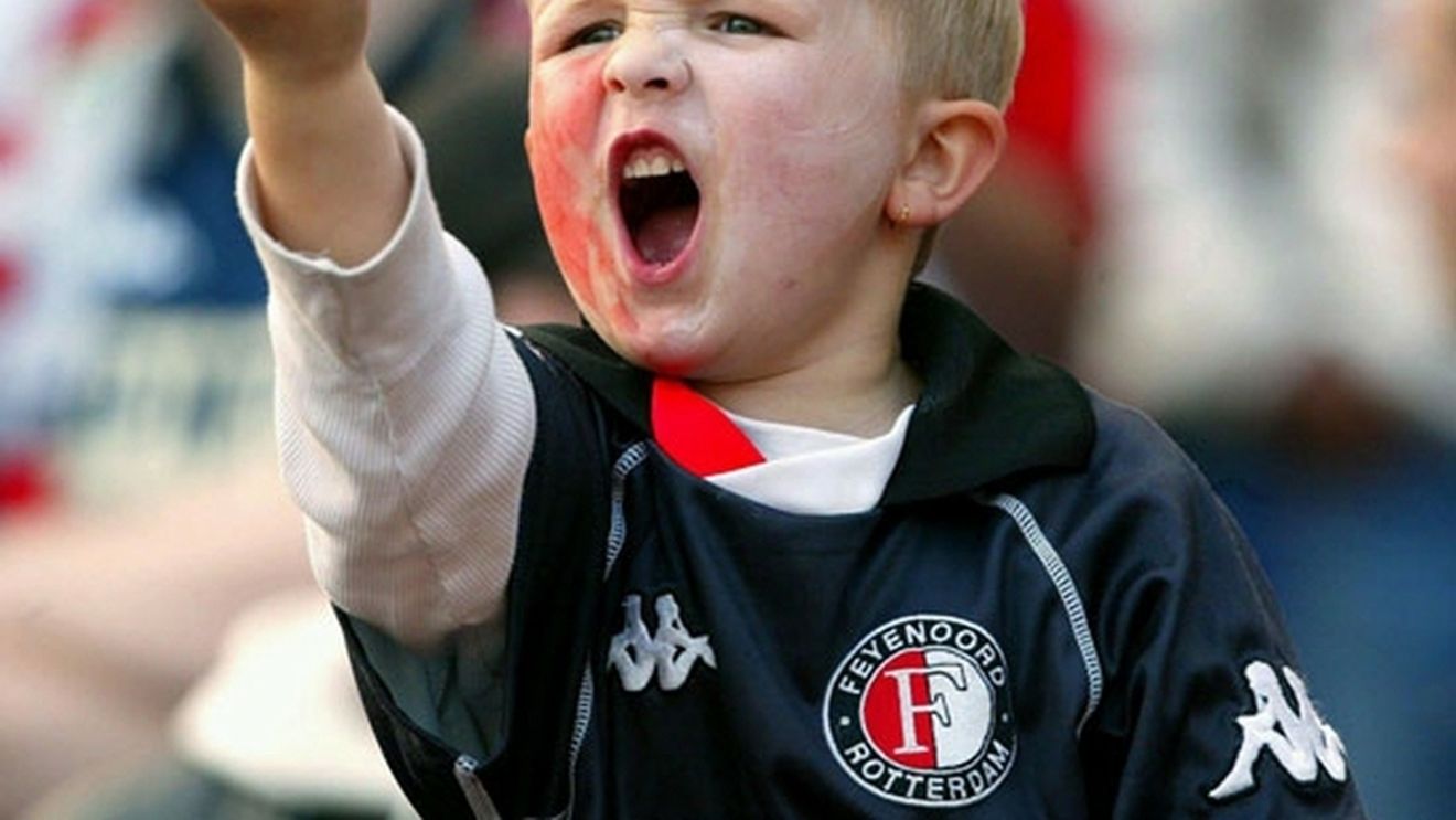 Idee trăsnită: unde doarme bebelușul unui fan excentric al lui Feyenoord