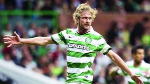 Henrik Larsson și actorul din "300" au fost colegi într-un meci amical caritabil pentru Celtic