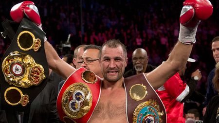Serghei Kovalev l-a învins pe Jean Pascal și și-a păstrat titlurile WBA, WBO și IBF