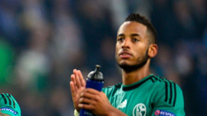 INCREDIBIL | Unui jucător de la Schalke i s-a furat geanta, chiar când dădea interviuri pe aeroportul Koln-Bonn