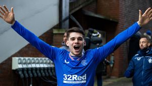 Ianis Hagi, ales cel mai bun tânăr jucător al lui Rangers! Cifrele mijlocașului român + Imaginea inedită cu el la costum și cravată