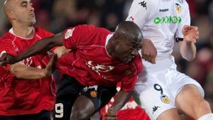 VIDEO** Tensiune maximă la Valencia! Antrenorul și un jucător, aproape de bătăie!