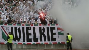 Au făcut show pe National Arena, acum s-au dat în spectacol în Letonia!** Violențe și 16 arestări în EL: "E răul cel mai mic la care ne așteptam" VIDEO