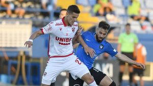 Ricardo Grigore n-a vrut să ia vacanță! Gestul superb care l-a uimit pe Dario Bonetti înaintea meciului Dinamo - Clinceni | EXCLUSIV