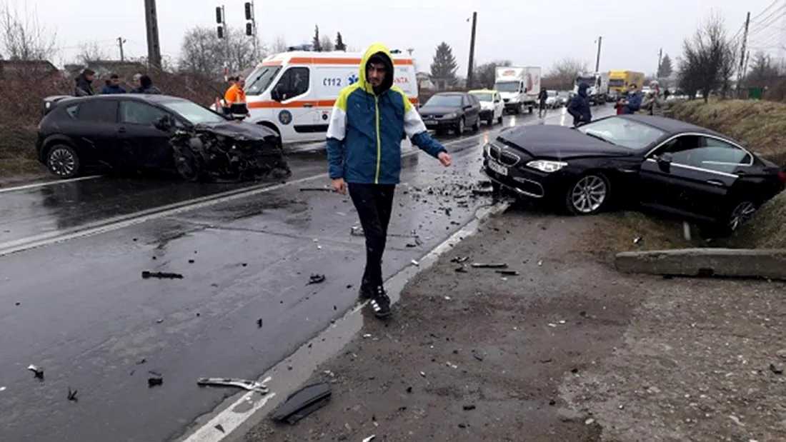 Cinci jucători ai echipei FC Pucioasa, implicați într-un accident auto în drumul spre un amical. Au ajuns la spital