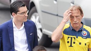 Burleanu dă vina pe conspirații pentru presiunea care există pe Christoph Daum: "Știm cu toți că vor să pună mâna pe FRF și pe națională"