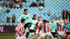 Colaps financiar la clubul din Superliga. Antrenorul din Generația de Aur e la limita puterilor și echipa risca să nu se prezinte la ultimul meci din an: „Nu se pune problema să nu facem deplasarea”. EXCLUSIV