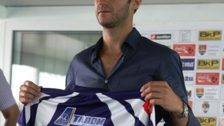 Burcă: "Primele zece echipe din clasament pot spera la titlu"