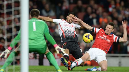 Arsenal se califică în "sferturile" Cupei Angliei după 2-1 cu Liverpool. Londonezii au răzbunat înfrângerea din campionat