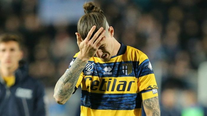 Panică pentru Edi Iordănescu: Dennis Man s-a accidentat cu o lună înaintea primelor partide ale României din preliminariile CE 2024! Care este situația fotbalistului de la Parma